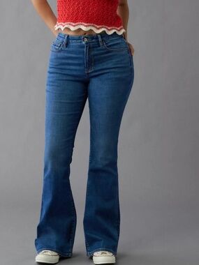 NWT American Eagle Curvy Flare jeans Size 4 regular